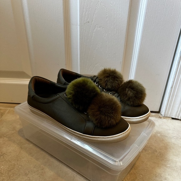 J/Slides - Picture 1 of 6